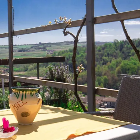 Terrazza Vista Langhe Con Posto Auto Casa vacanze Vezza d'Alba